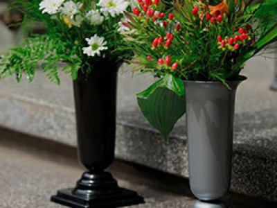 Поминки на Радоницу: Как подготовить могилу, чтобы не было стыдно перед родственниками